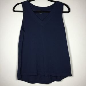 Ann Taylor V neck navy knit tank top like new staple classic layering piece Sz S